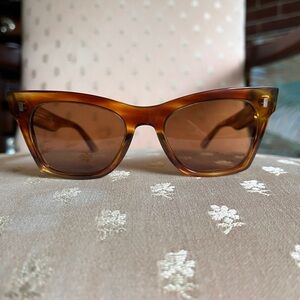 Celine sunglasses model CL40052u/56E excellent condition